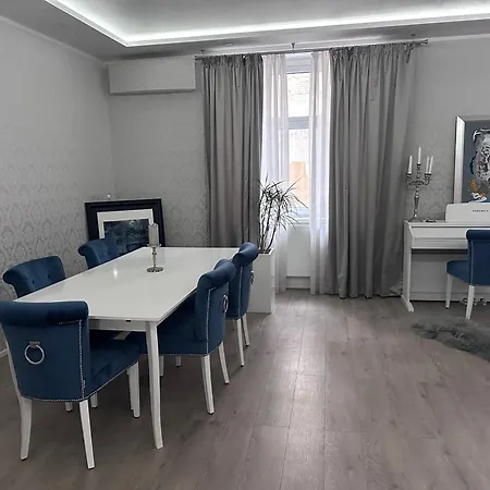 Luxury Center With Balcony Bratislava