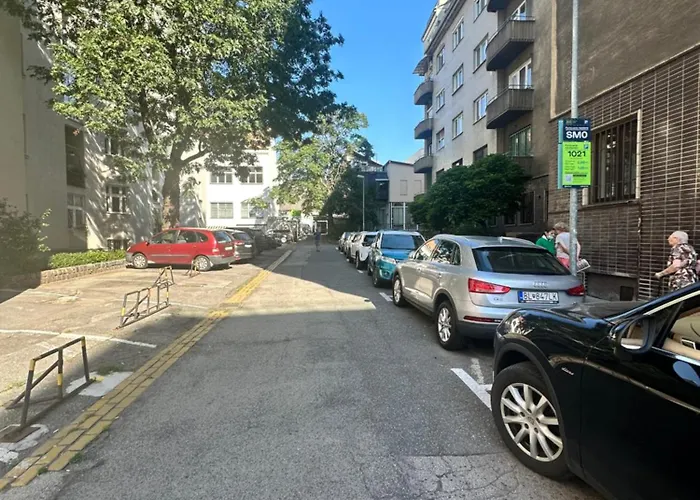 Luxury Center With Balcony Apartament